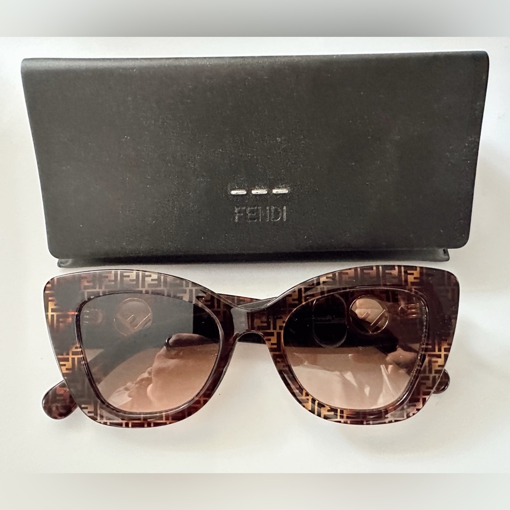 Fendi Roma sunglasses in acetate